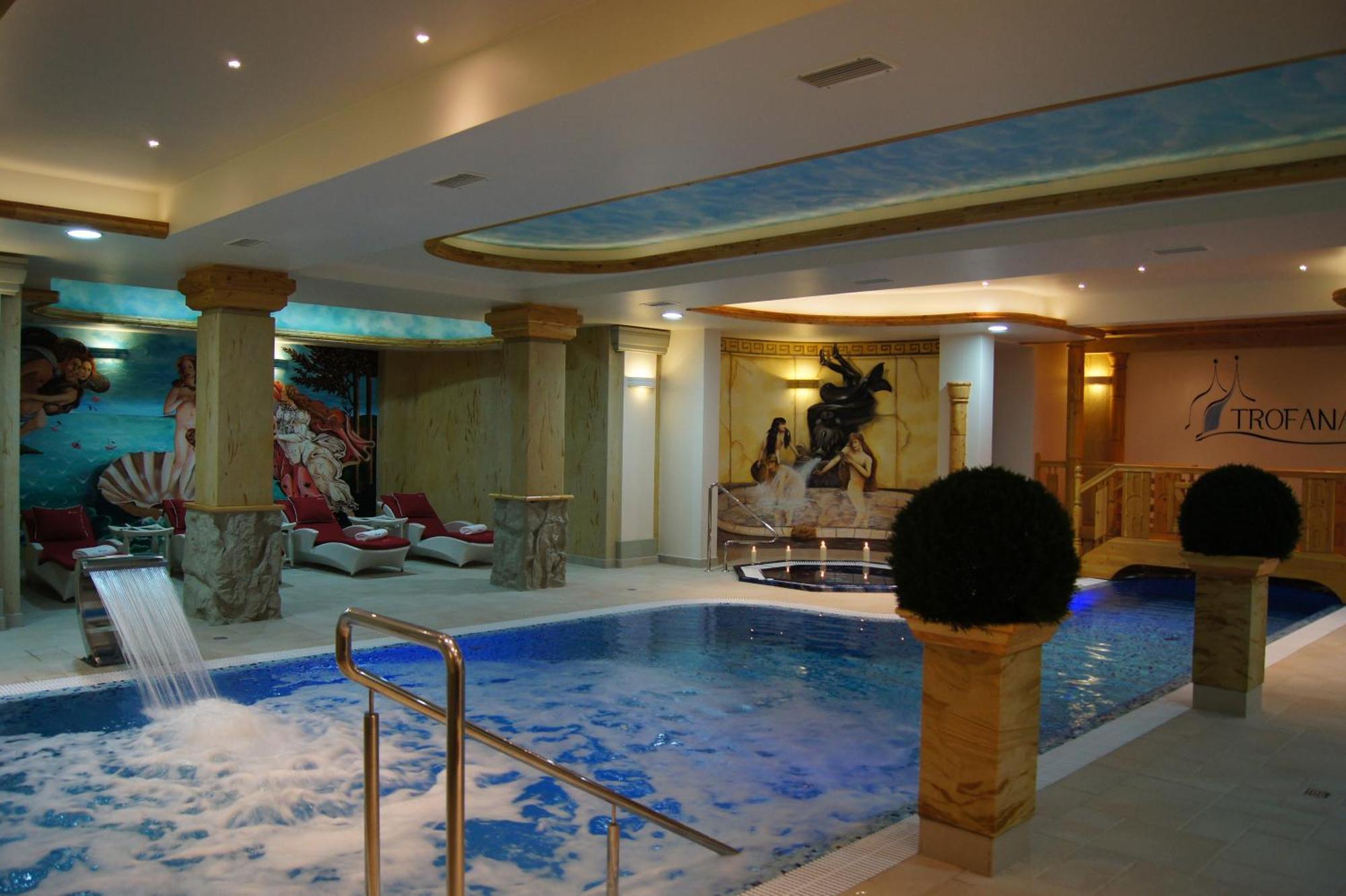 Trofana Wellness & Spa ミエンジズドロイェ エクステリア 写真