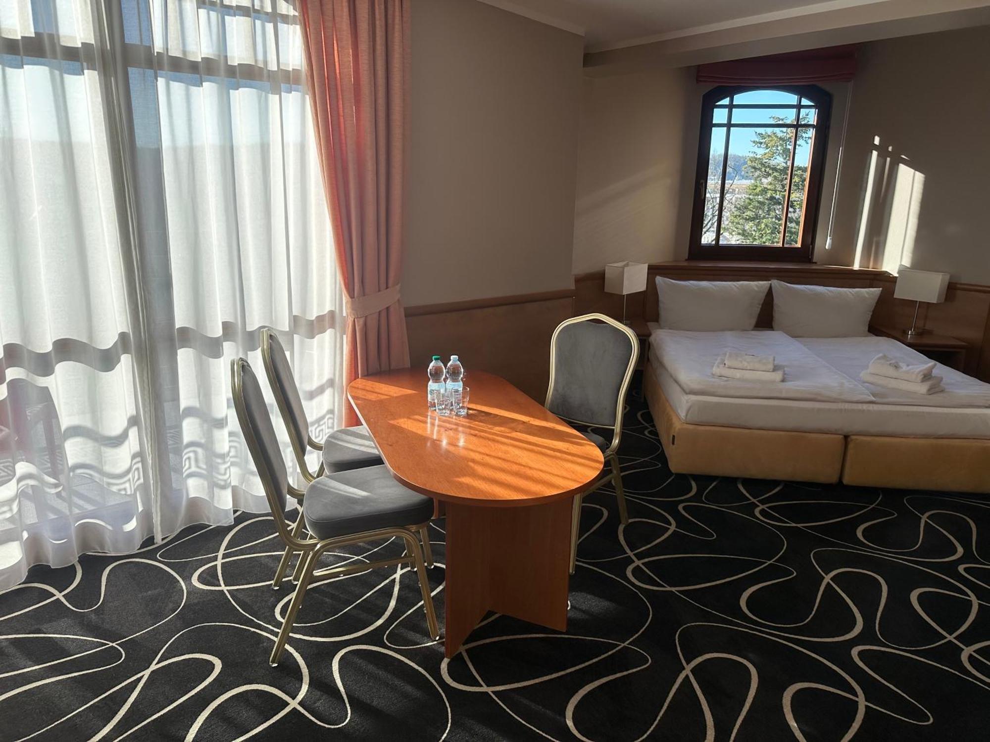 Trofana Wellness & Spa ミエンジズドロイェ エクステリア 写真